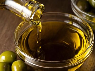 La ANMAT prohibió la venta de dos aceites de oliva por considerarlos ilegales: cuáles son