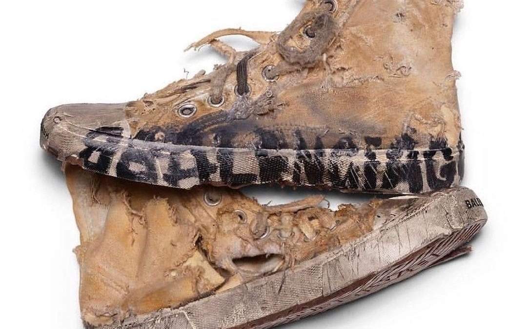 Zapatillas Balenciaga con apariencia desgastada