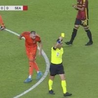 Tras escupitajo al árbitro, Houston Dynamo da las “gracias” a Héctor Herrera (Video)