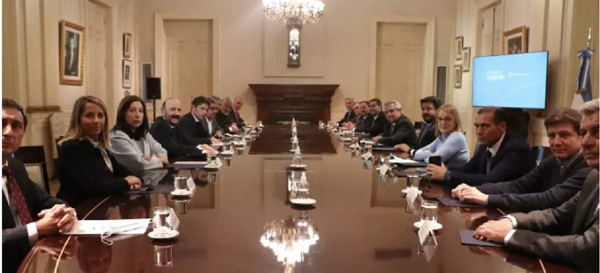 Carreras participó de un encuentro convocado por el Presidente Alberto Fernández, para hablar sobre el rediseño de la Corte Suprema de Justicia. Fuente: Gobierno de Río Negro.