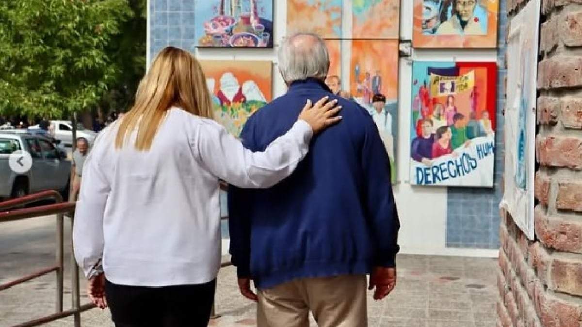 El largo adiós de monseñor.