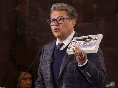 Monreal busca descongelar el plan B de la reforma electoral