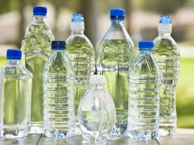 Nunca más tires las botellas de jugo o gaseosa vacías, creá esta hermosa lámpara led en lo 30 minutos