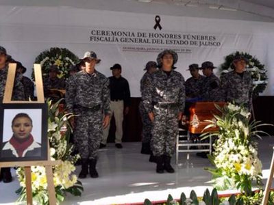 Dan el último adiós a pareja ejecutada cuando llevaban a su bebé a la guardería