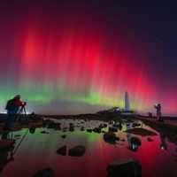 Tormentas solares generan coloridas auroras boreales en zonas inesperadas de EU