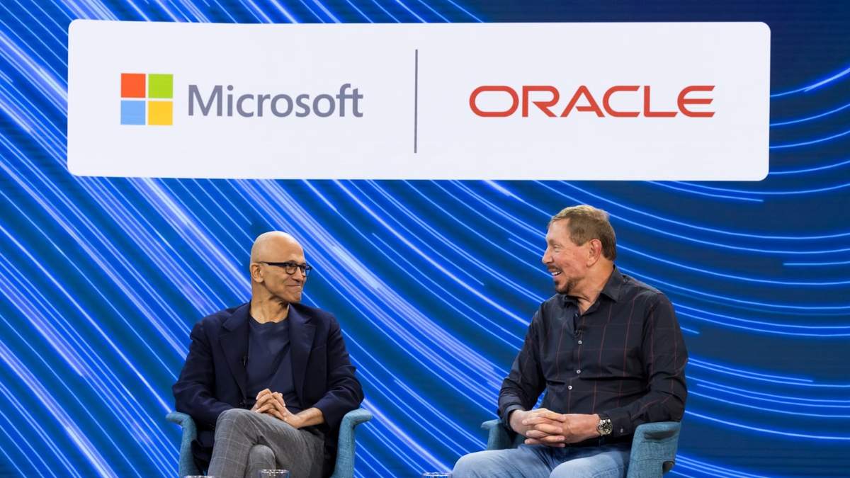 Satya Nadella y Larry Ellison, directores de las firmas tecnológicas