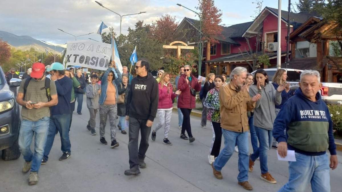 Vecinos de Villa La Angostura en contra del acuerdo por Circunvalación. Fuente: (Facebook)