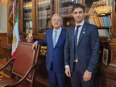 AMLO recibe al abogado de Pedro Castillo y llama a la ONU a salir de su letargo