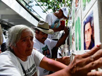 Sin Encinas ni Batres, colectivos conmemoran el Día de las Víctimas de Desaparición Forzada