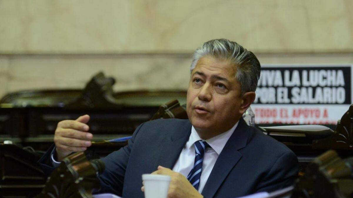 Figueroa presentó el proyecto de ley en el Congreso. Fuente: (Facebook)