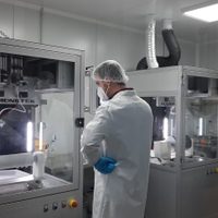 Desarrollan en España nanomaterial capaz de eliminar el SARS-CoV-2; podría usarse en cubrebocas