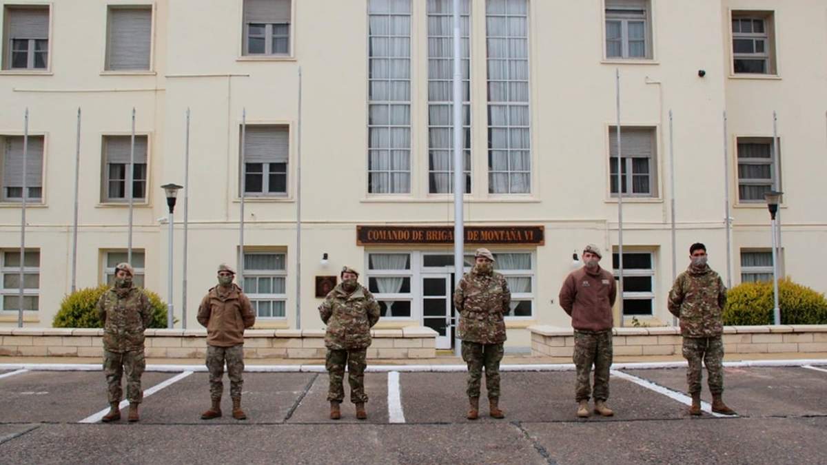 Enfermeros del ejército. Fuente: (Twitter)