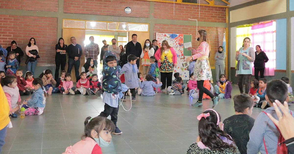 Cerca del 100 por ciento de presencialidad en las escuelas neuquinas. Fuente: (Facebook)