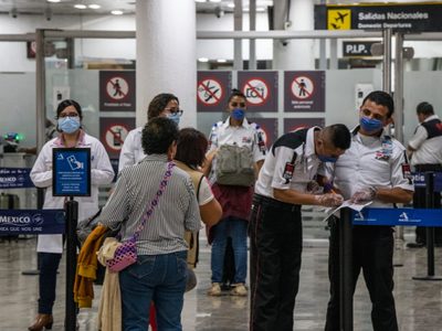 Pasajera sufre infarto en plena sala de espera del AICM