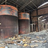Comenzó la demolición del paredón y la Escuela 207 reabrirá con obras finalizadas tras el receso