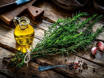 Rituales: prepará este aceite "mágico" en casa para atraer buena suerte y abundancia