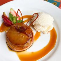 Un clásico de las abuelas que nunca falla: la receta de tatín de manzana perfecta para disfrutar con unos buenos mates