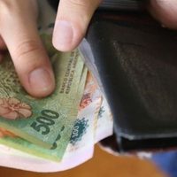 Los empleados estatales de Neuquén cobrarán en febrero un aumento salarial del 17,4 por ciento