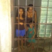 Denuncian presunto abuso de autoridad de síndico mixe que encarceló a una mujer y a sus dos hijos