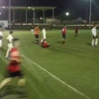 En pleno partido de futbol, asesinan de diez disparos al entrenador de un equipo en Sonora (Video)