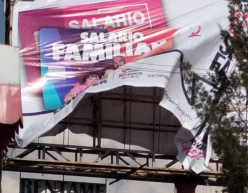 Retiro de espectaculares de Alejandra del Moral en Chimalhuacán