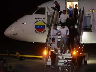 Estados Unidos confirmó que Venezuela reanudará los vuelos para sus deportados