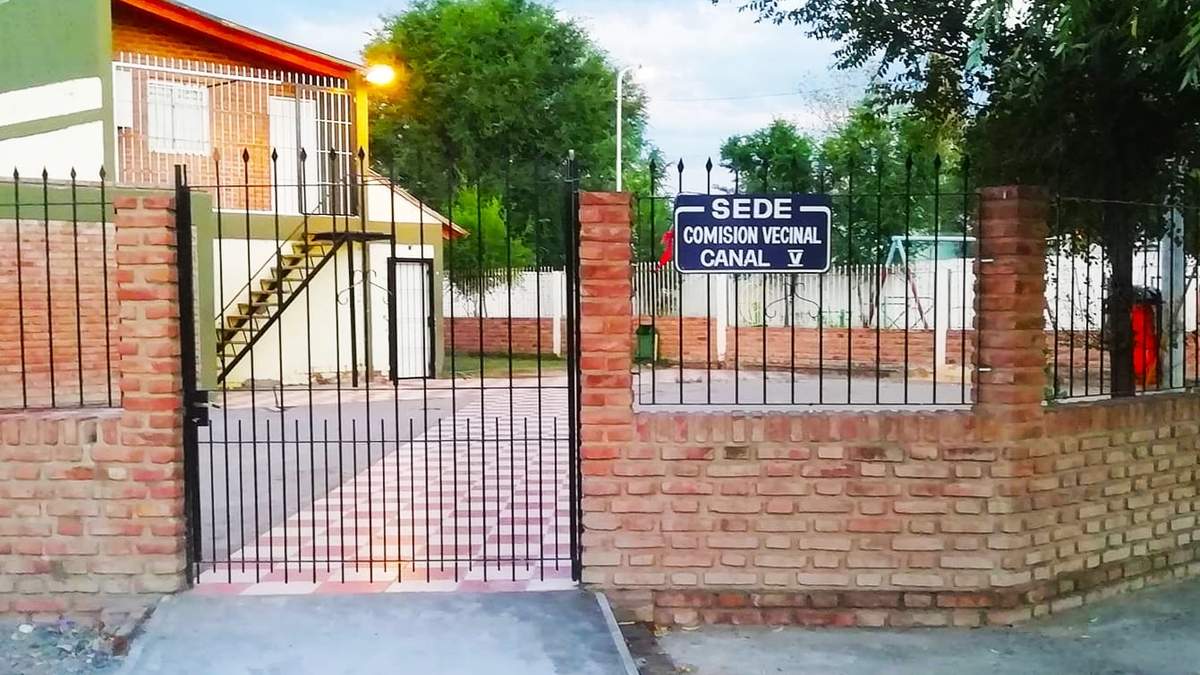 Desde la comisión vecinal de Canal V reclaman por el esfalto. Fuente: (LMN)