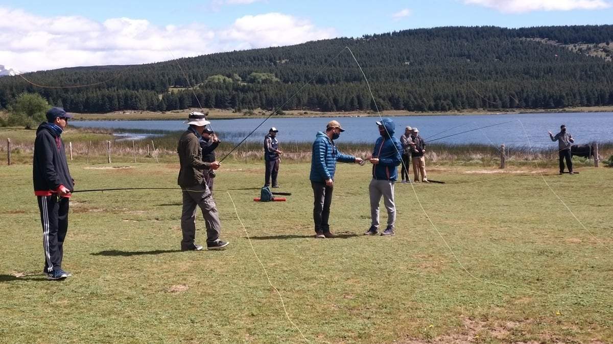 Curso de iniciación a la pesca deportiva. Fuente: (Instagram)