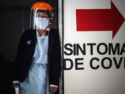 El país reportó menos de 1.100 contagios de coronavirus y menos de 40 decesos