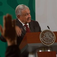 "¿Por qué no se regresa a clases?", reprocha AMLO a universidades y escuelas públicas