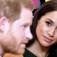 Tiembla Meghan Markle: las fotos de la misteriosa mujer que asombra al Príncipe Harry