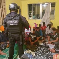 FGR asegura 200 mil litros de huachicol en La Unión, Guerrero