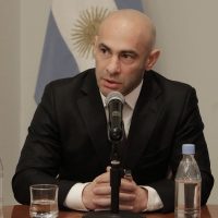 Massoni, el extravagante ministro de Chubut, ya es furor en Tik Tok