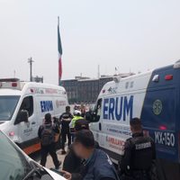 Ataque de normalistas de Ayotzinapa a Palacio Nacional deja 26 policías heridos