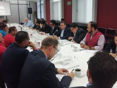 Ángel Aguirre se reúne con integrantes de la comisión para el caso Ayotzinapa