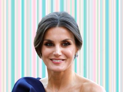 Con un vestido de diseño étnico, la Reina Letizia dio cátedra de moda a su regreso de Latinoamérica
