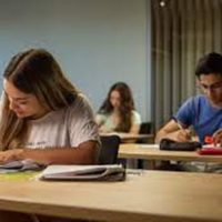 Lanzan 10 mil becas para estudiar inglés gratis en una prestigiosa institución: cómo anotarse