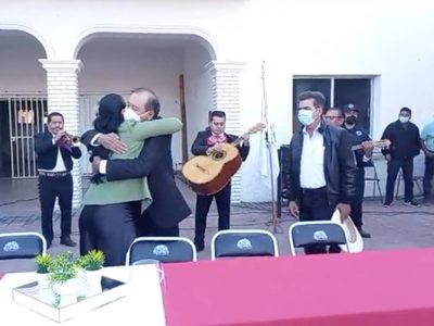 "Levanten las nalgas y pónganse a trabajar", pide alcaldesa de Angostura, Sinaloa, y desata polémica
