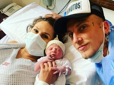 Preocupación: El Polaco y Barby Silenzi dieron positivo de coronavirus y su bebé ya tiene síntomas