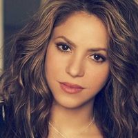 Shakira arrasa en las redes con un video donde enseña a bailar a Piqué y ¿Lo hace mejor que ella?