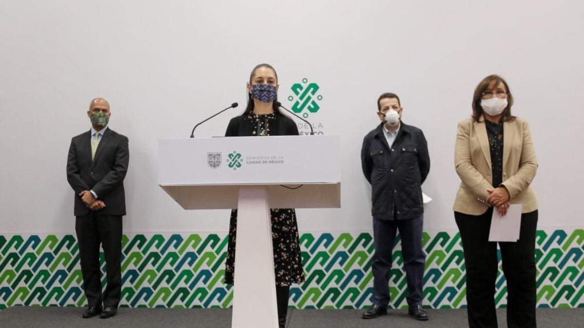 La jefa de gobierno, Claudia Sheinbaum, y la secretaria de Energía, Rocío Nahle