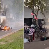 Video muestra cómo un fotógrafo es gravemente herido en la cabeza en Argentina
