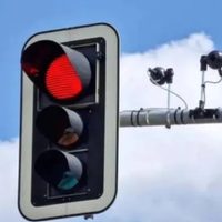Neuquén licitó semáforos con inteligencia artificial que se adaptan al tráfico en tiempo real
