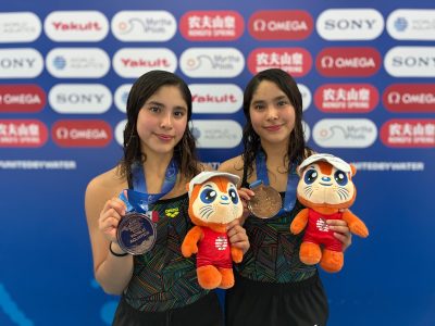 Gemelas de 14 años hacen historia con medalla de bronce en el Mundial de Deportes Acuáticos (Video)