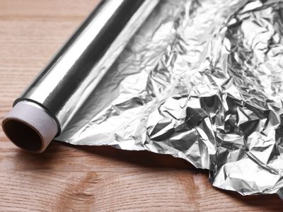 El papel aluminio usado no se tira, así podés resolver uno de los problemas que tenés en casa
