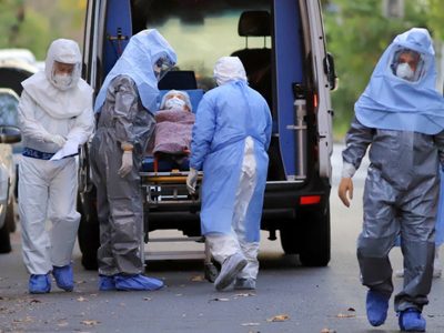 Los decesos por coronavirus descendieron, pero la cifra de casos positivos es aún alarmante