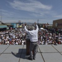 AMLO presume su poder de convocatoria en gira por Baja California (Video)
