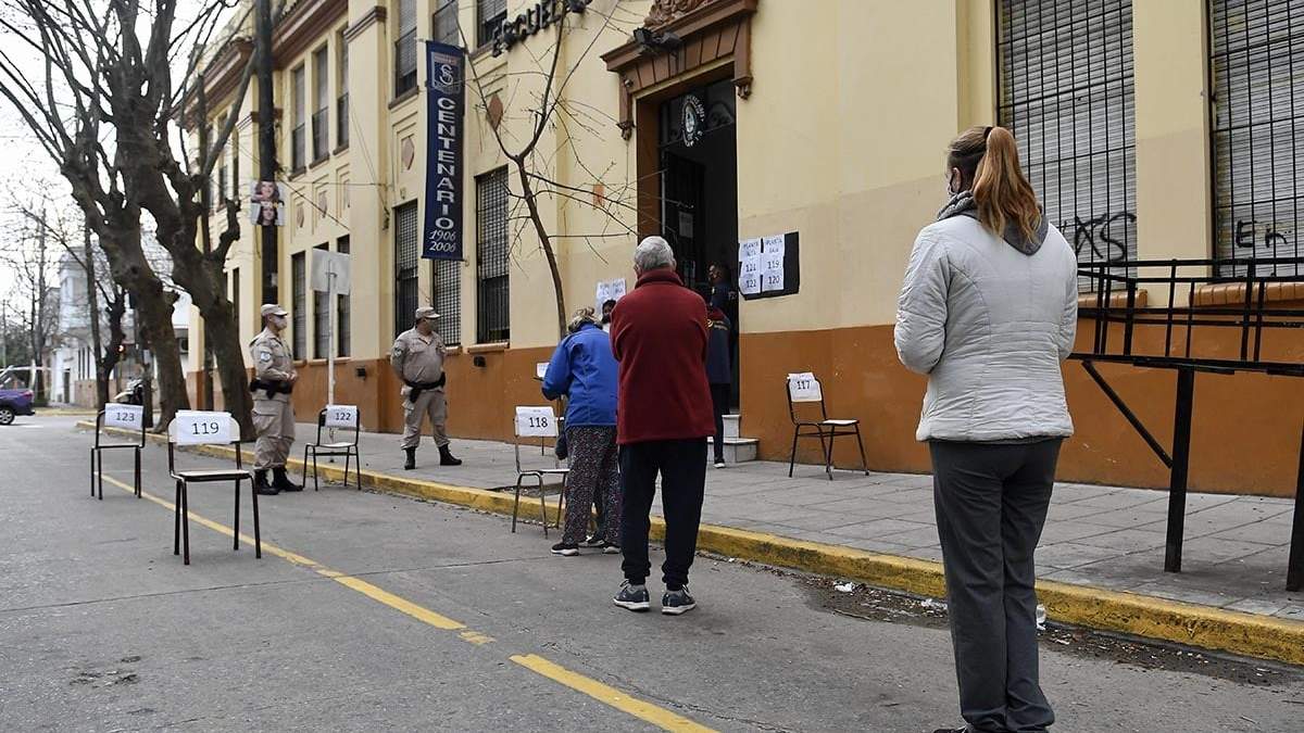 Facilitador sanitario en las PASO. Fuente: (Twitter)