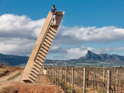 Un concurso premia el diseño de obras de arte en los viñedos
