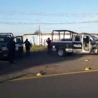 Emboscan a policías del Mando Único en Pénjamo; uno muere y dos más resultan heridos